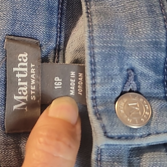 Martha Stewart Flower Embroidered Skinny Jean - 16P - Picture 4 of 5